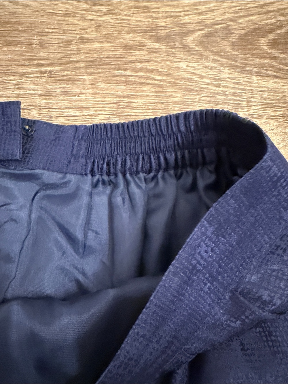 Vintage 100% Silk Navy Midi Pencil Skirt - Sleek Women's Workwear - Picture 4 of 8